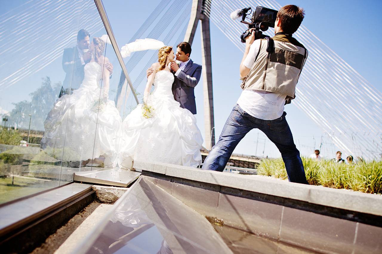 Как правильно выбрать фотографа на свадьбу: мини-гид