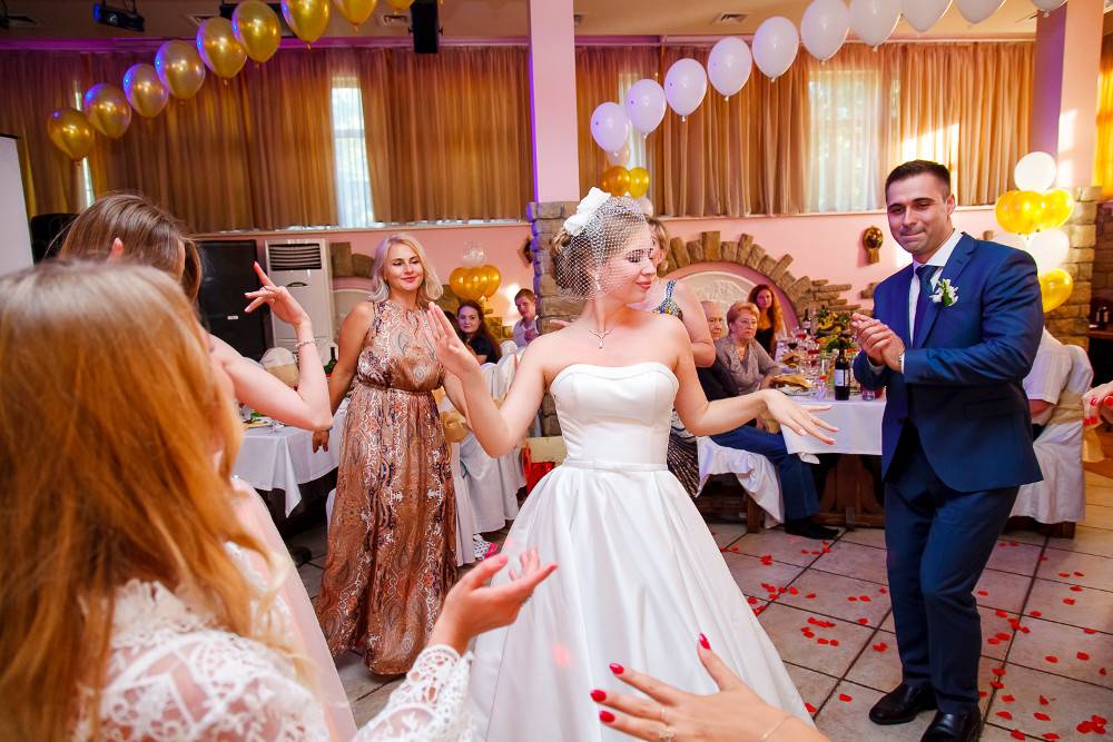 Костюмированная сценка на свадьбе “брачный танец”