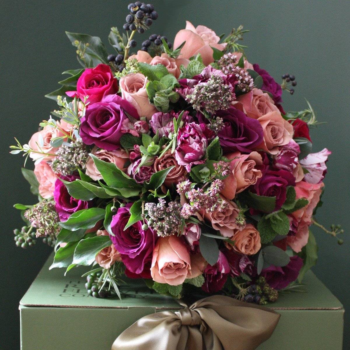 Какие цветы дарить девушке на день рождения: выбираем цвет и разновидности цветов для букета