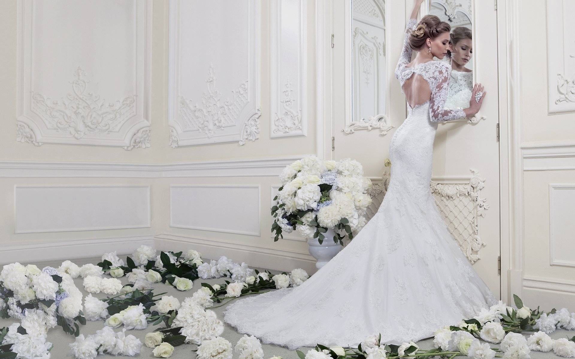 Ажурная сказка: как выбрать кружевное свадебное платье