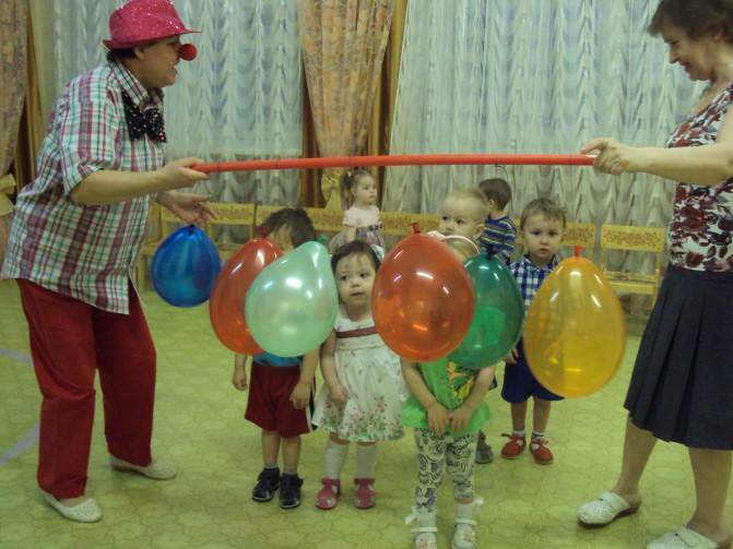 Игры с воздушными шарами! 15 весёлых затей для взрослых и детей